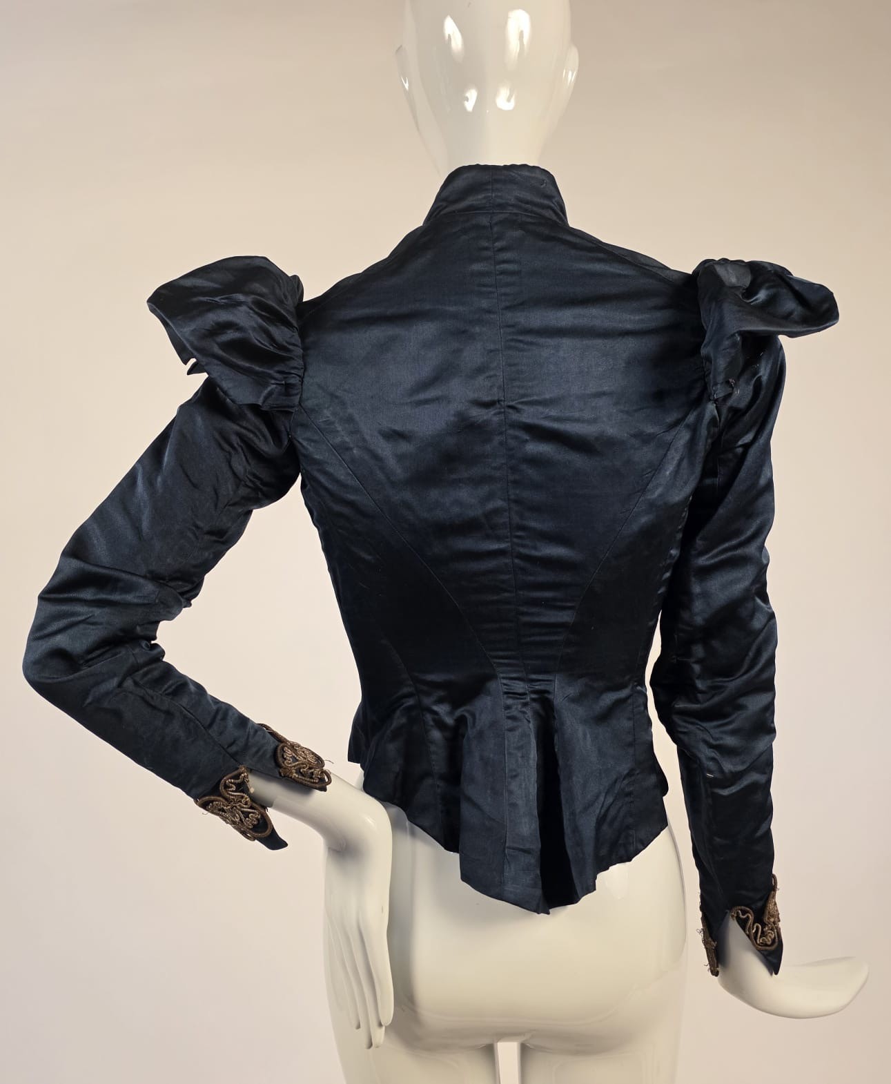VICTORIAN 1890’S SILK SATIN BODICE W METALLIG GOLD LAME BRAID DETAIL