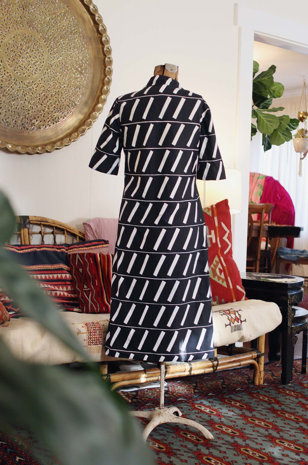 1970s MARIMEKKO Design Research Black White Print Collared shirtdress dress