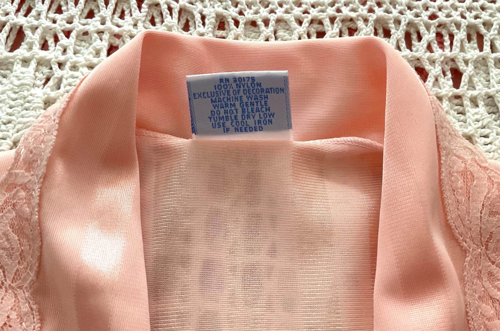 VINTAGE JILL ANDREA OF NY NYLON SZ M 2 PC SHORTIE PJ’S PEACH W/MATCHING LACE TRM