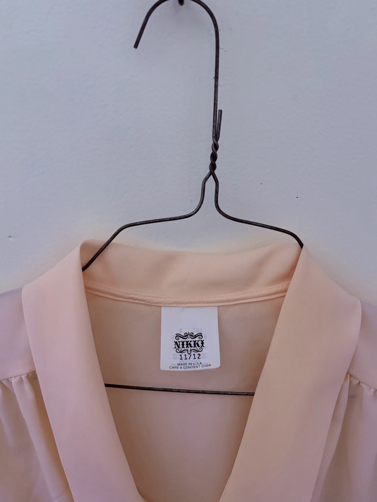 Vintage 90s Nikki Embroidered Tie-Knot Collar Button Blouse Blush Shirt Sz M/L