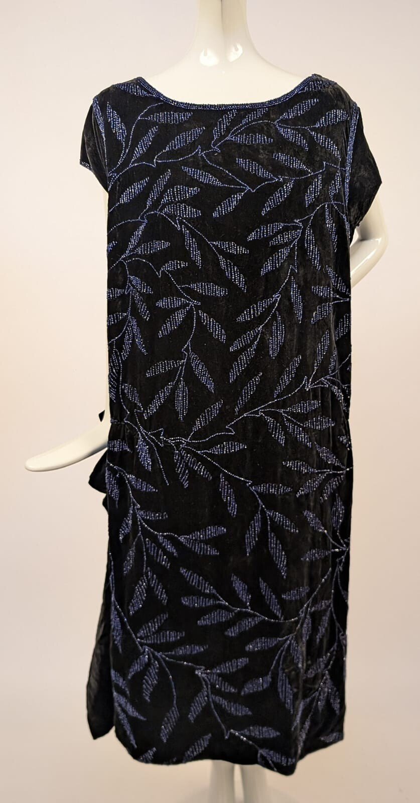 ELECTRIC BLUE GLASS BEAD FLAPPER 1920’S VELVET DRESS W LEAF PATTERN