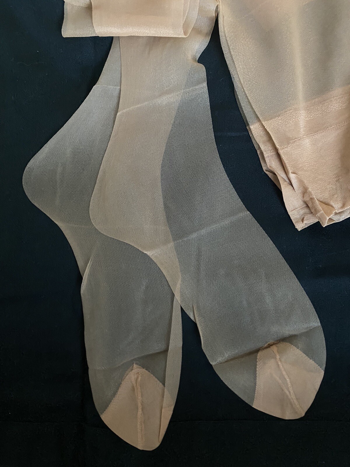 2 Pair Vintage BEIGE 100% NYLON STOCKINGS REINFORCED TOES Nude Heel Box
