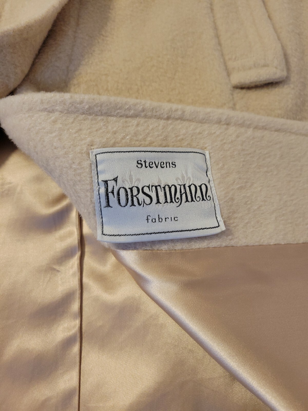 BEAUTIFUL Vintage Juli De Roma Wool Coat, Stevens Forstmann Fabric, 22″ pit-pit