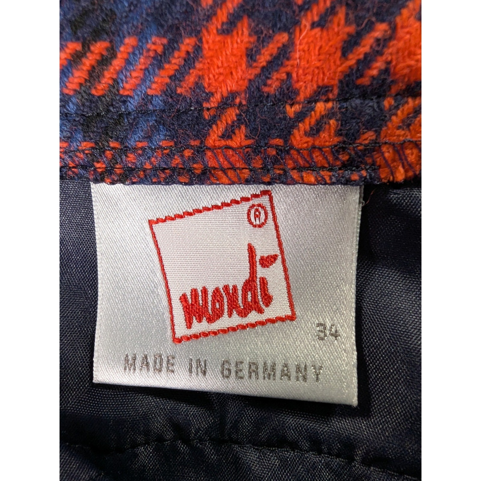 Mondi Vintage Pure Wool Plaid High Waisted Shorts Red Blue Made in Germany 34