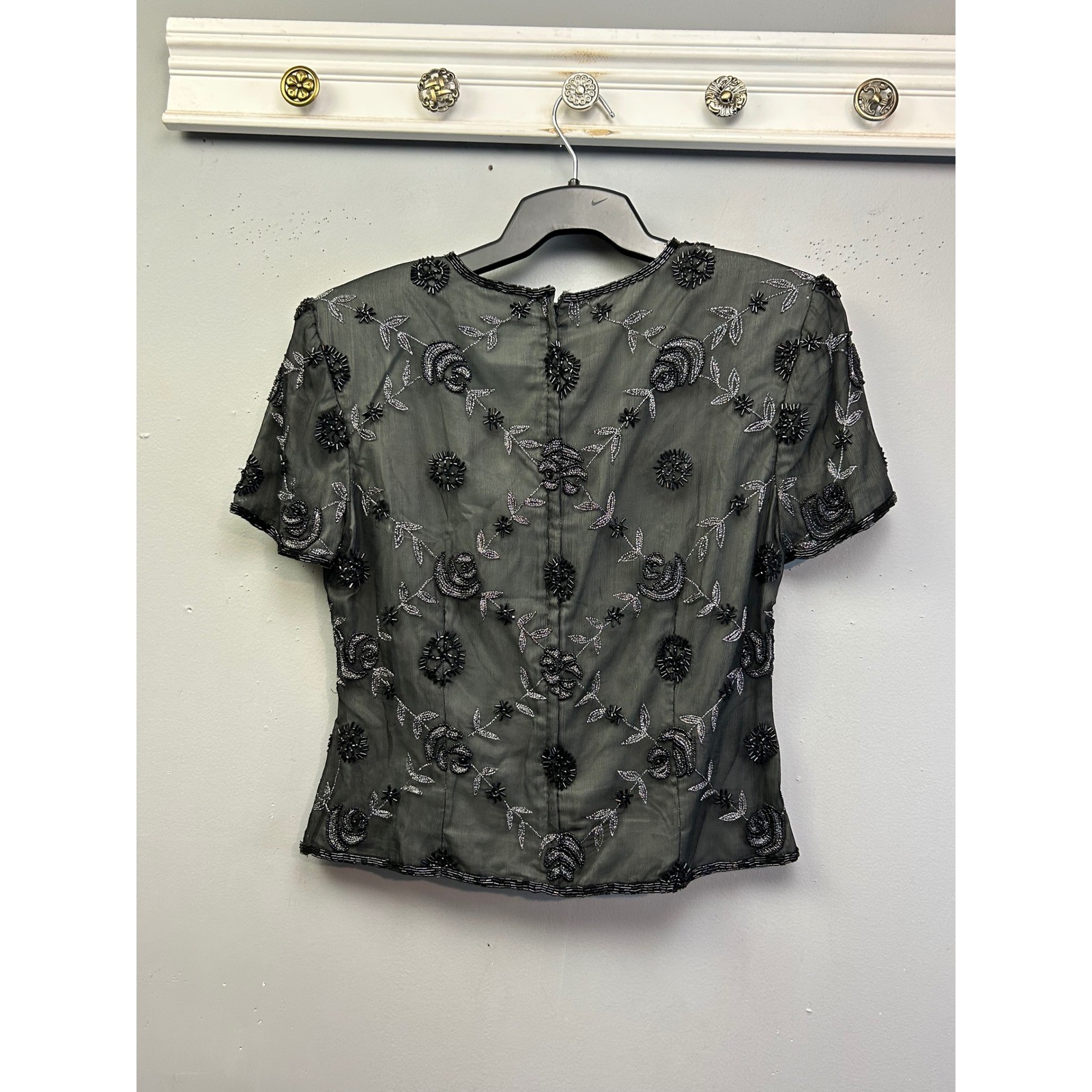 Papell Boutique Evening Top Women M Grey Silk Beaded Floral Short Sleeve Blouse