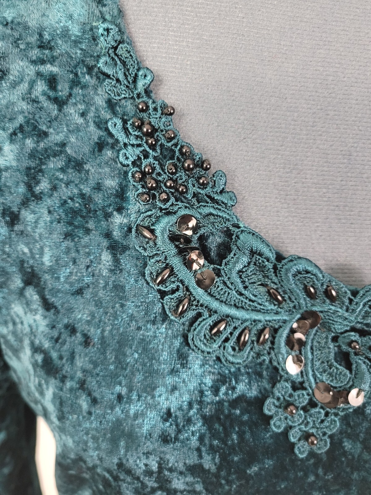 Vtg Molly Malloy Teal Green Crushed Velvet Wiggle Dress w Lace & Beads Size 12