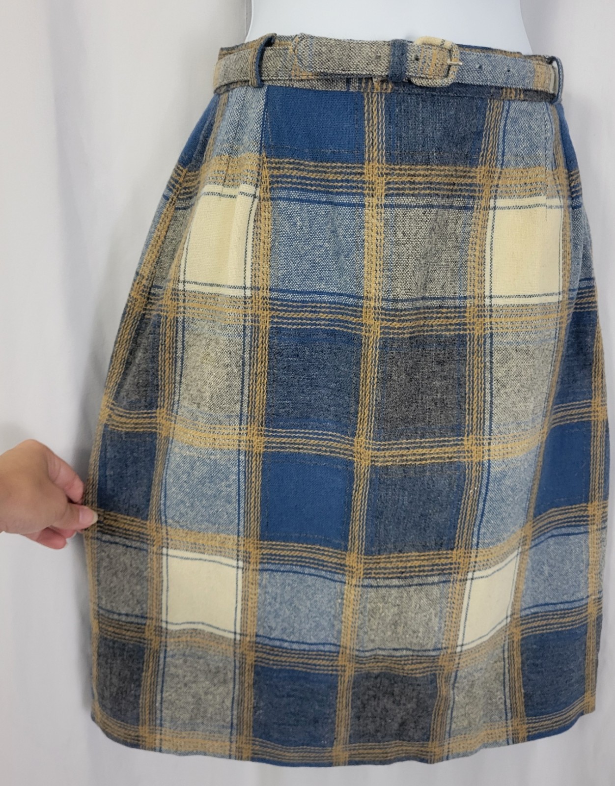 Vintage Blue/Cream/Tan Plaid Wool Skirt w Matching Belt Size XS? 26″ Waist