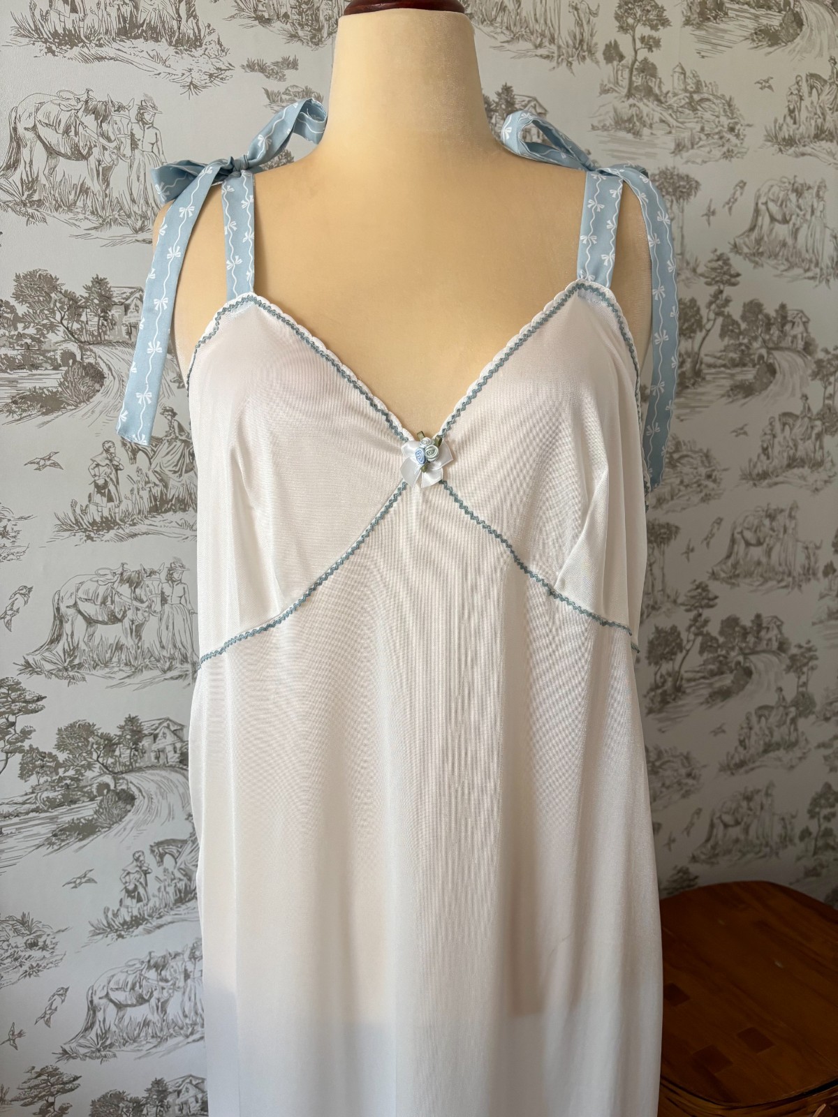 Vintage 70s San Souci Lingerie White Slip Nightgown with Scalloped Neckline