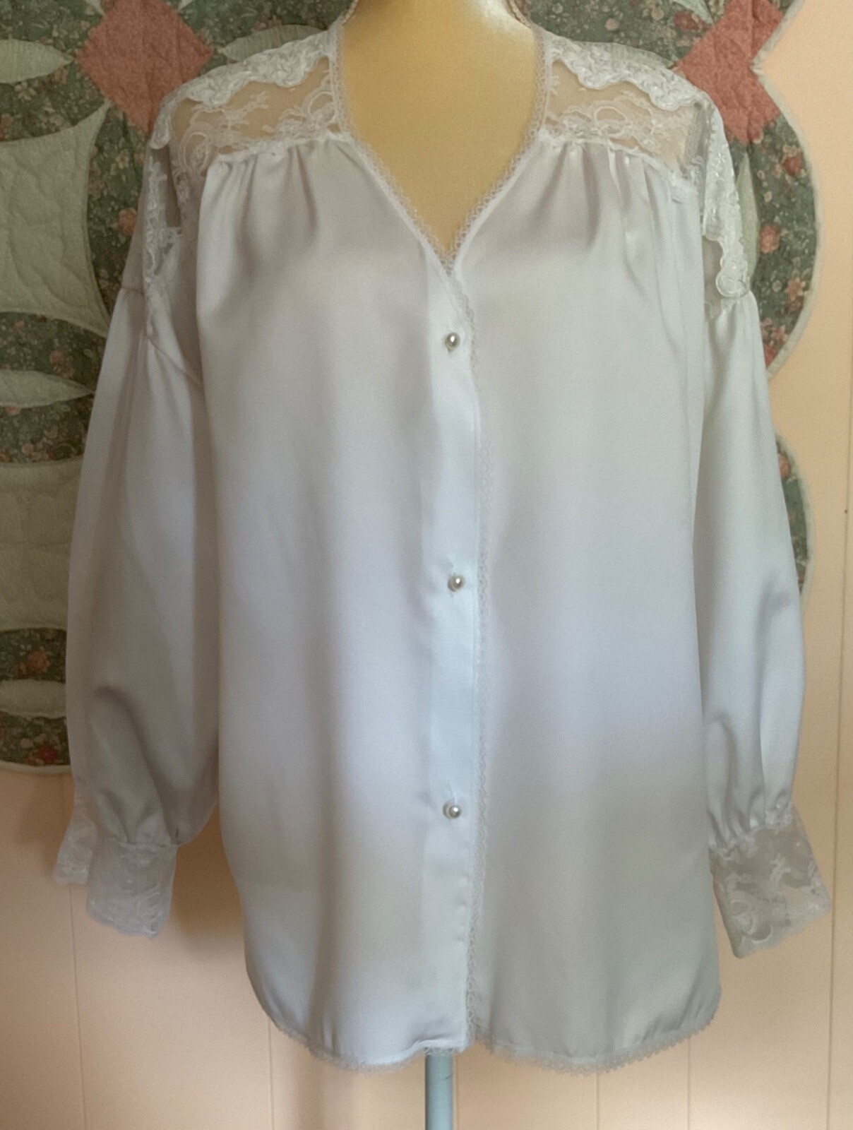 VINTAGE JULI OF SLUMBERTOGS WHITE SIZE LARGE ALL POLY BED JACKET OR PJ TOP ILGWU