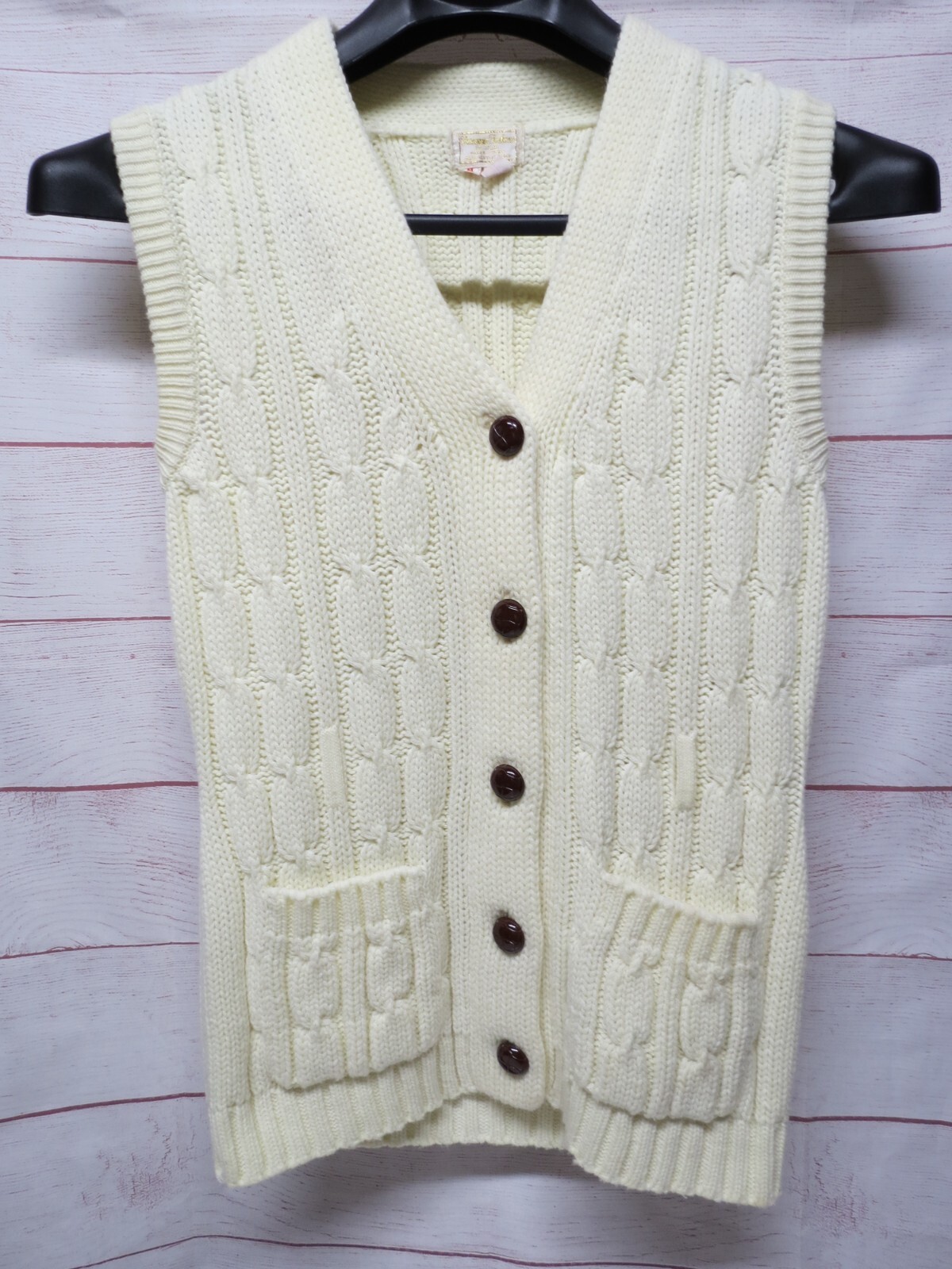 Vintage Sweater Vest Cream Acrylic w/ Buttons Marianne Fashions Medium