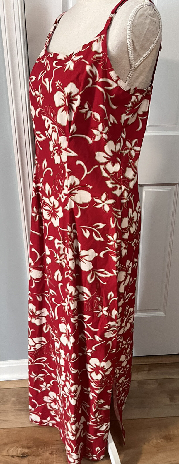 VTG Hilo Hattie Hawaii Long Sleeveless Dress Red White Floral 30” Waist 36” Hips
