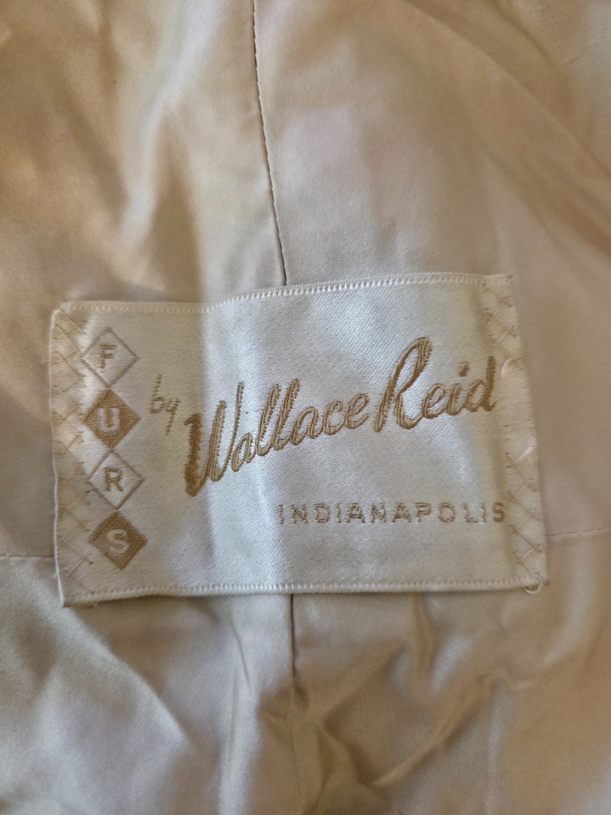 Mink Fur Stole Vinatge Rare Tourmaline (Pale Beige) EMBA – Sold by Wallace Reid
