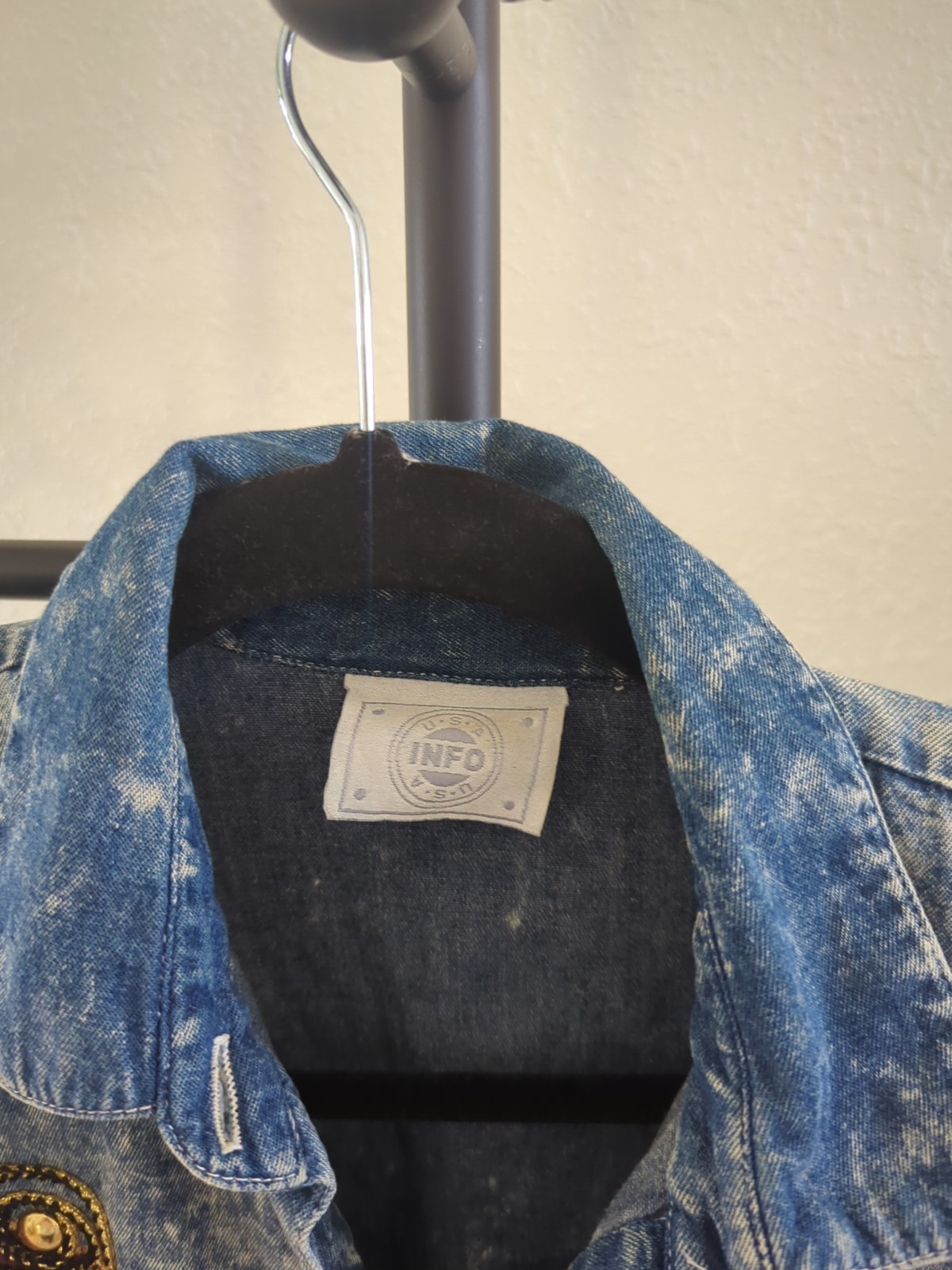 Info Vintage Acid Wash Denim Beaded Floral Shirt Betty Bleu Padded 1990’s Mom