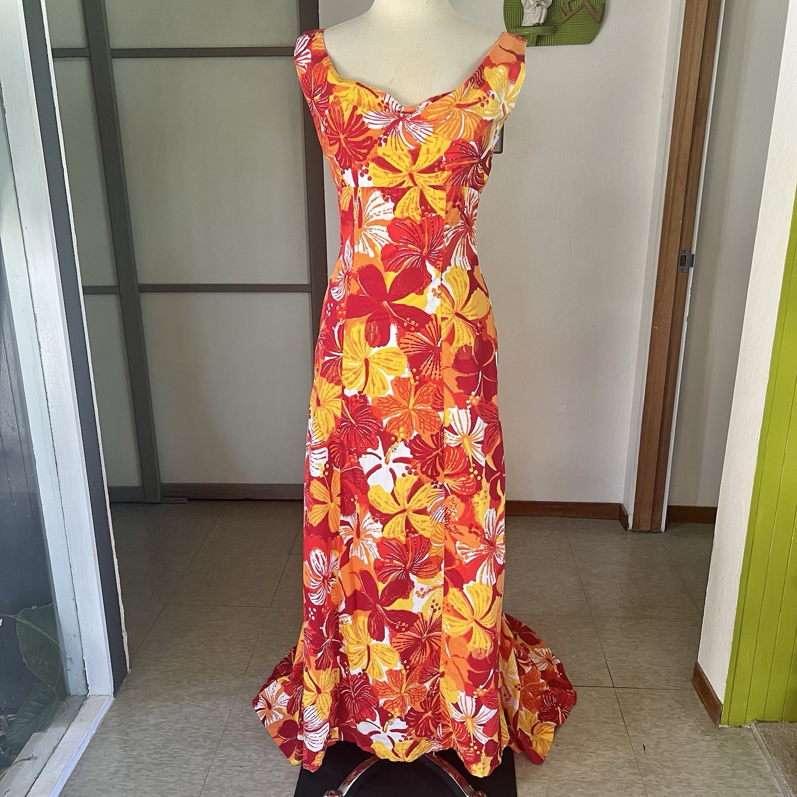 1950s Vintage Alfred Shaheen Hawaiian Maxi Wiggle Dress With Train 27w