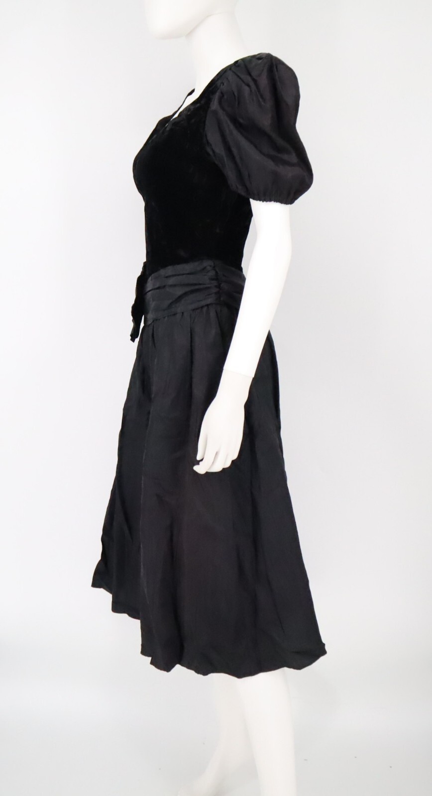 Roberta California Women’s 5/6 Vintage 80s Black Velvet Puff Sleeve Prom Dress
