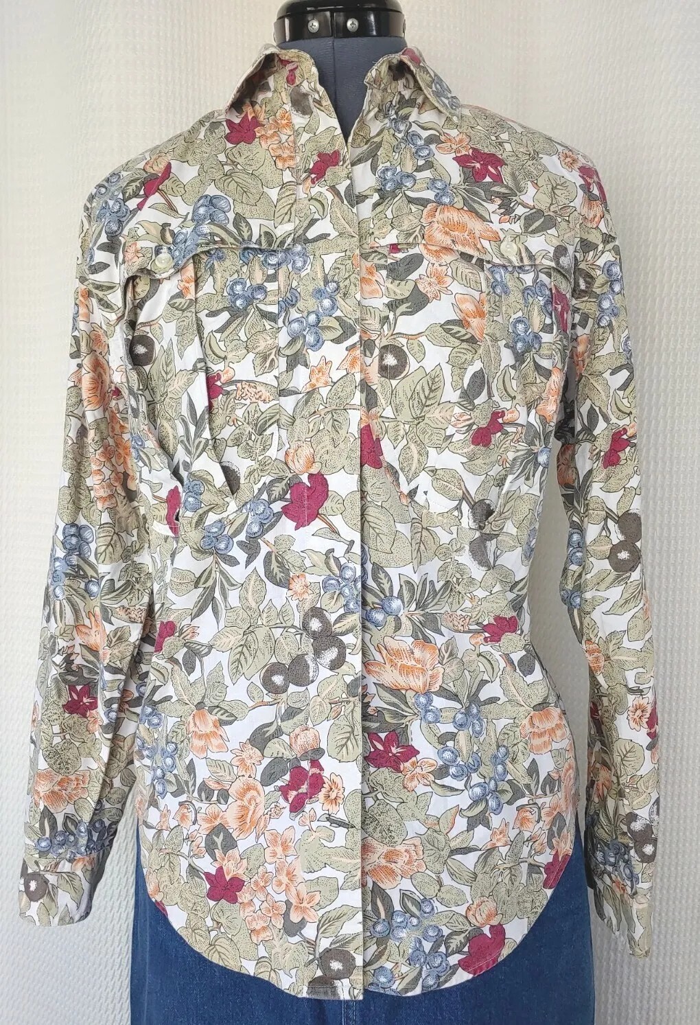 Vintage Outback Red Oversized Button Down Top w Berry & Flower Pattern Size XS