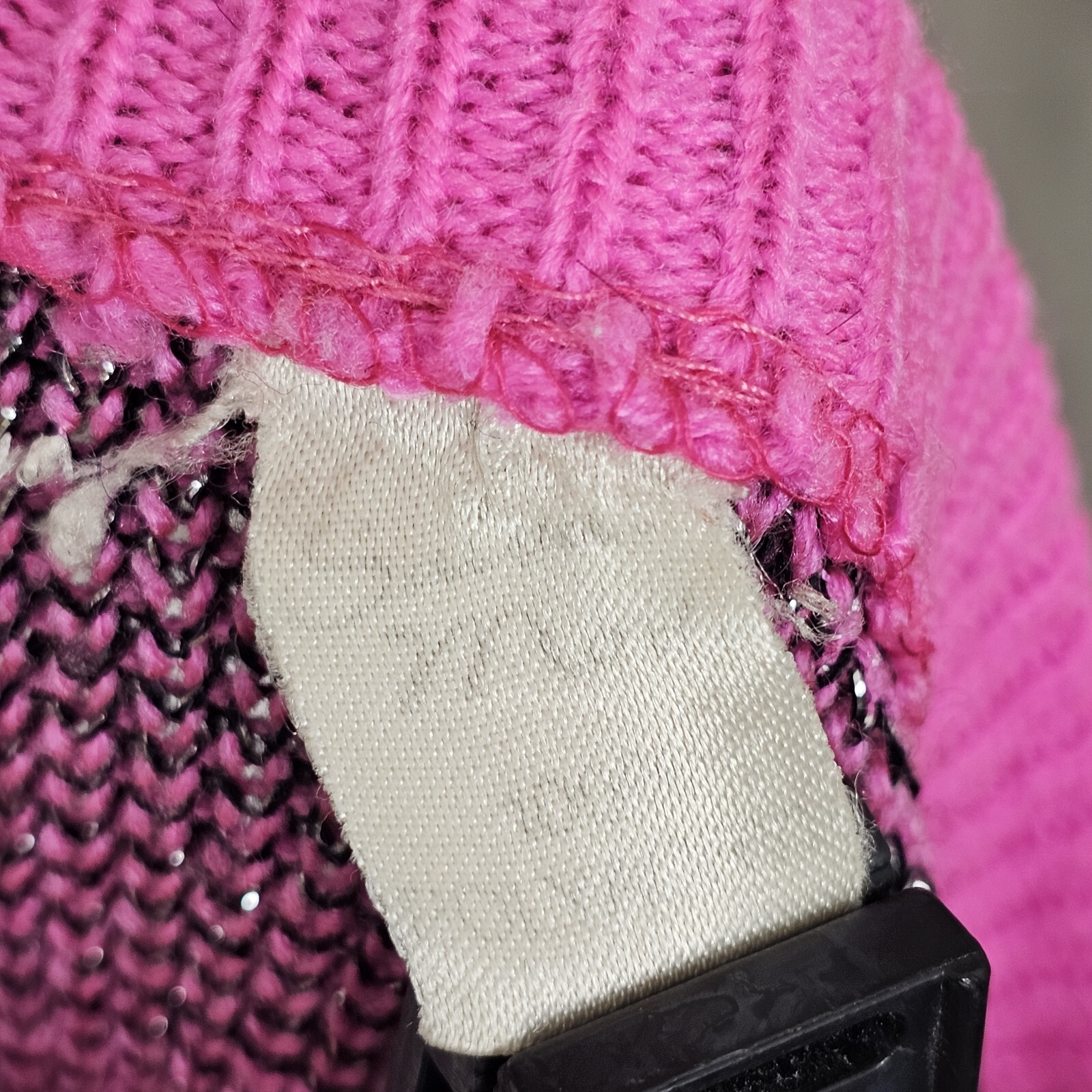 Vintage 80s 90s Metallic Black Hot Pink Polyacry Knit Pullover Sweater Glam