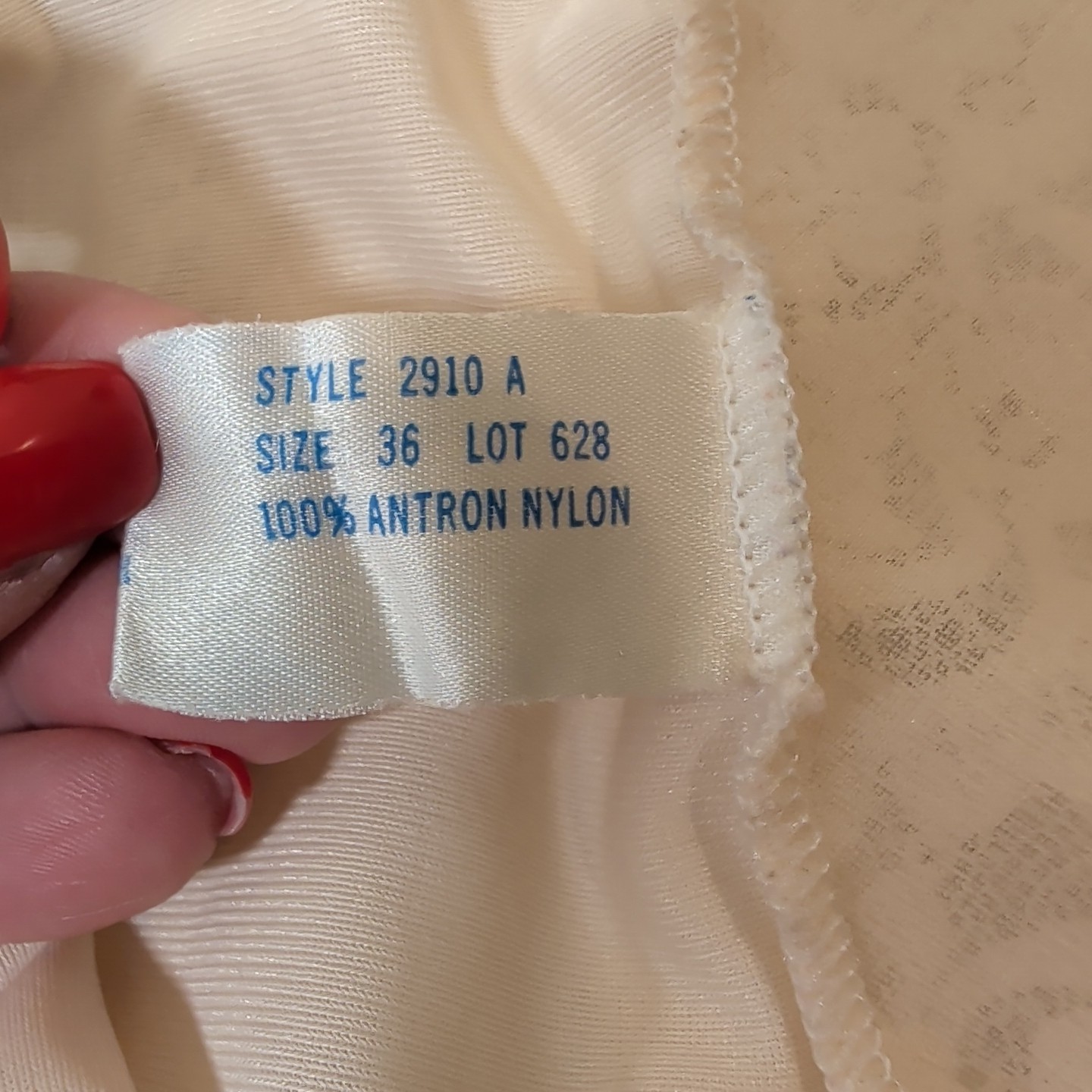 Vintage Wonder Maid Non Cling Slip Ivory Cream with Lace Size 36