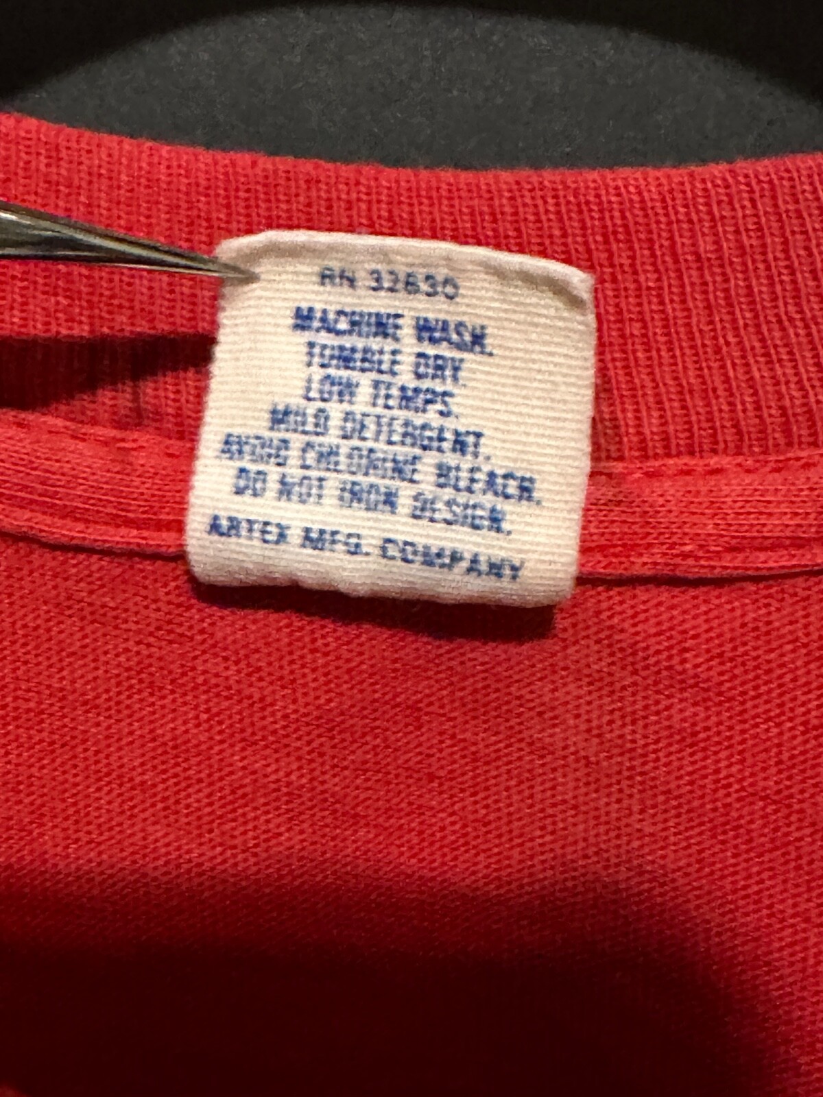 Vintage 70s Marines First Recruit Battalion San Diego shrunken tee tomato red