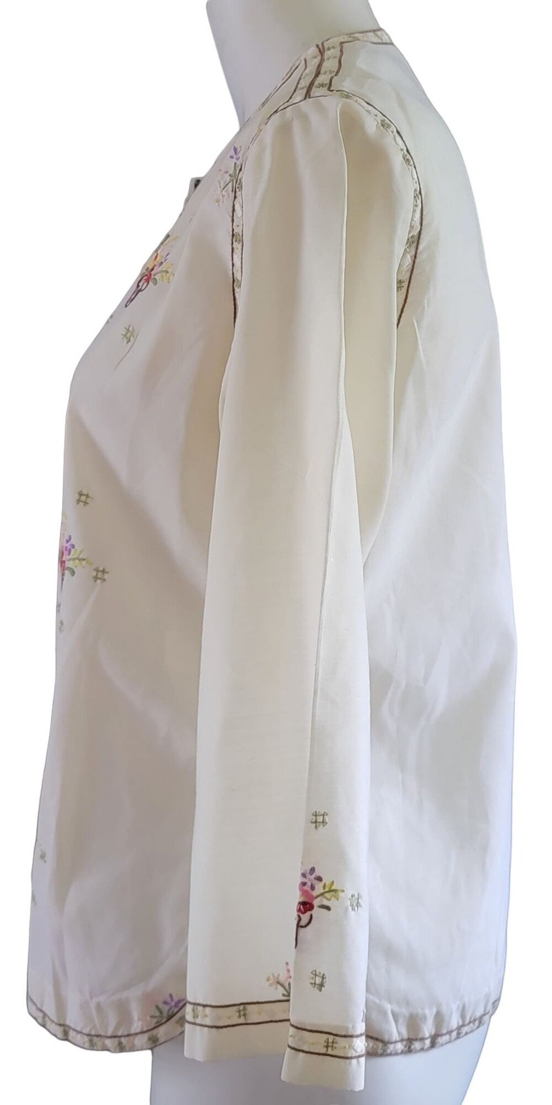 Vintage Hand Embroidered Floral Blouse Size 38 Medium Cream Cottagecore Top
