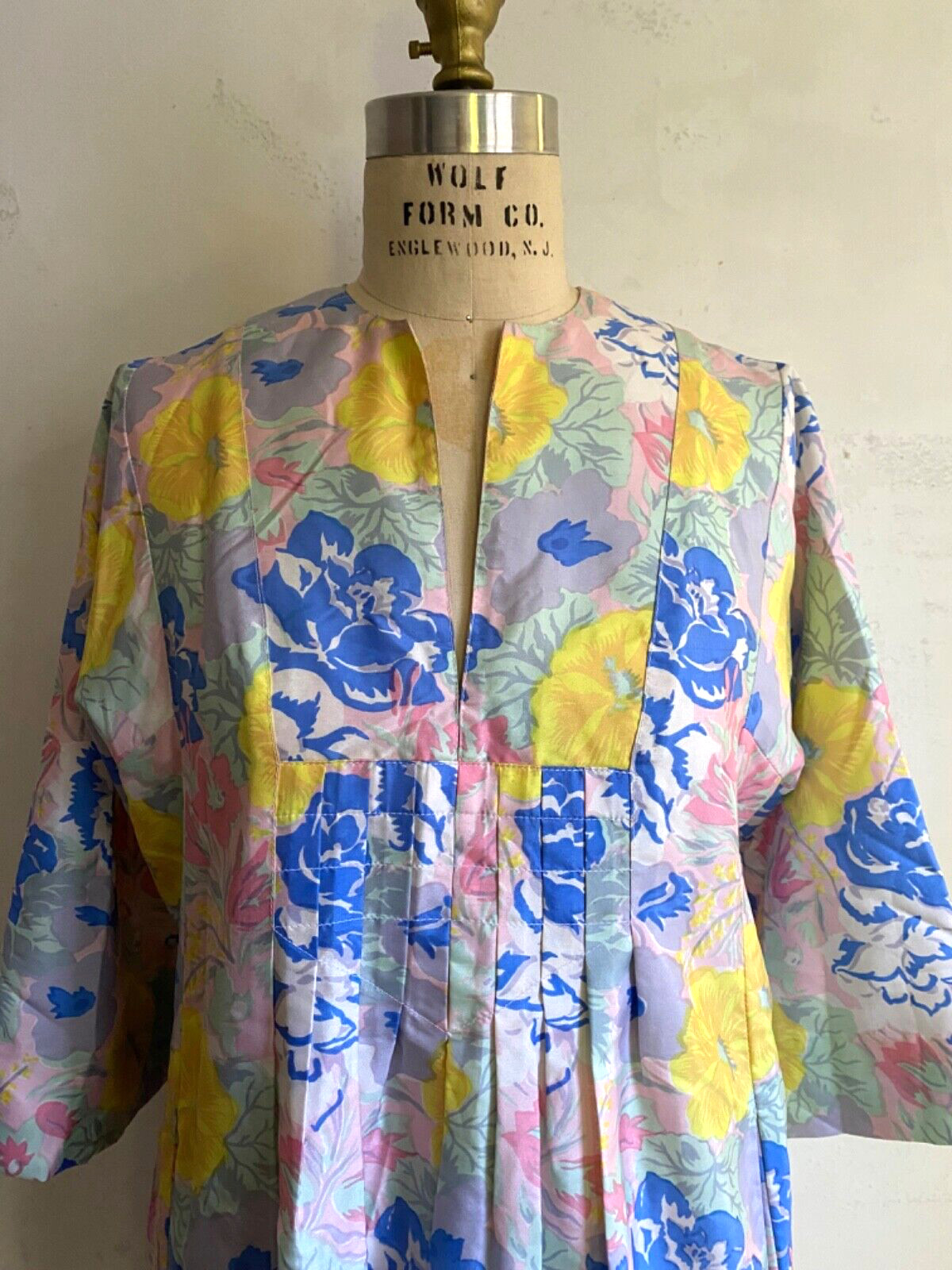 Vintage 60s Siamese Trader Floral Thai Silk Dress Muumuu Caftan Pockets Size P