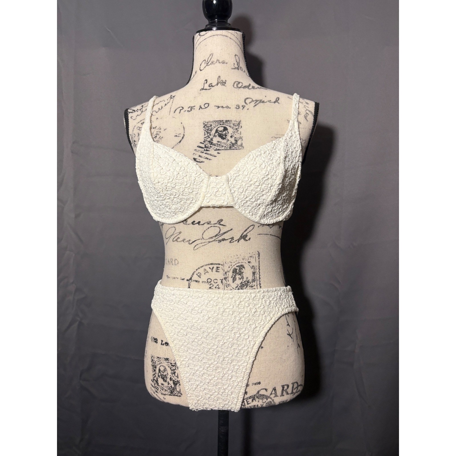 Vintage Daffy Waterwear Cream Textured Crinkle Underwire Bikini Set Size 12 USA