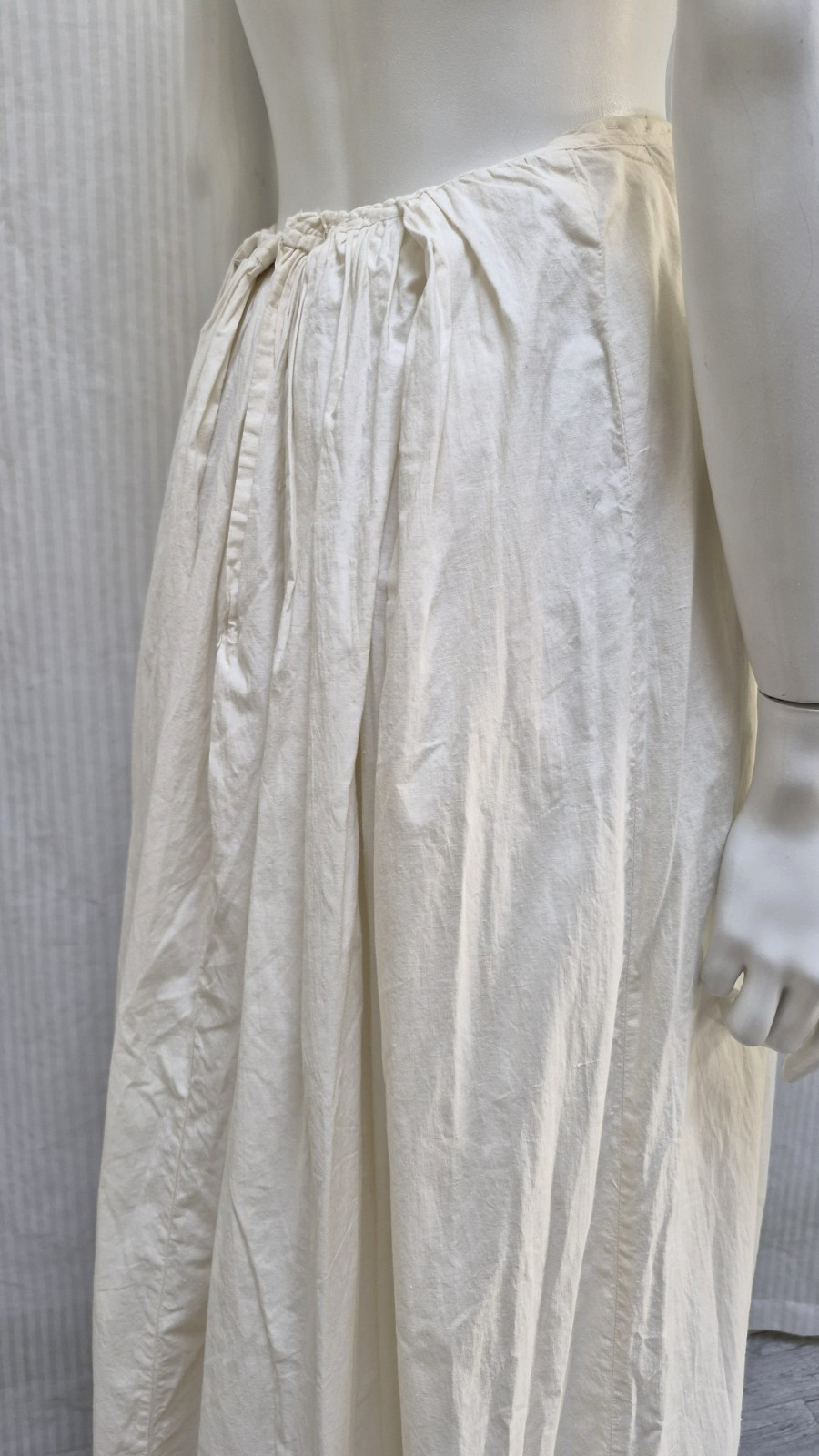 ANTIQUE VICTORIAN WHITE COTTON PETTICOAT SKIRT W/ CROCHET LACE – Waist 24″