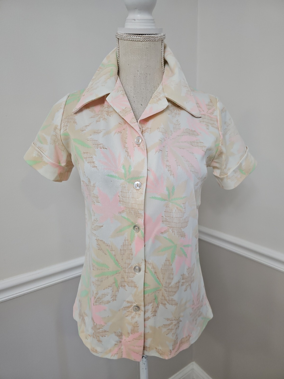 Vintage’70 Retro Hippie Mod Gogo Cannabis Patterns Top/Big Collar