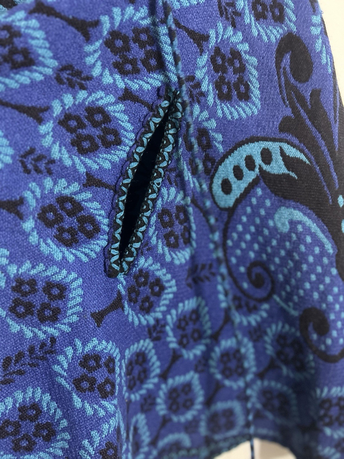 Vintage 60s 70s Tapestry Arvi Poncho Cape Shawl Wrap Vibrant Turquoise Blue O/S