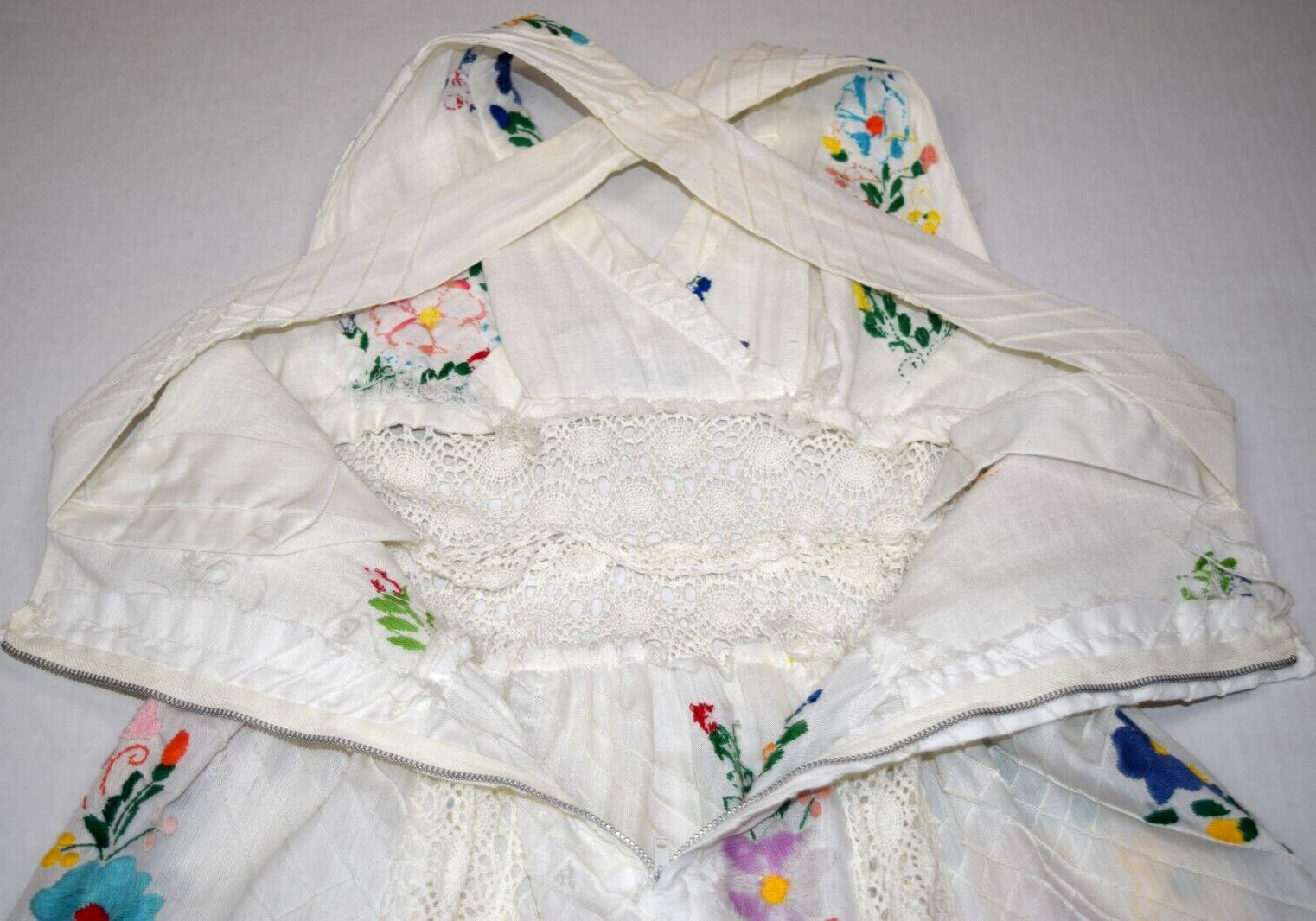 Vintage Dress Size S/M 70s White Crochet Colorful Floral Embroidery Empire Waist