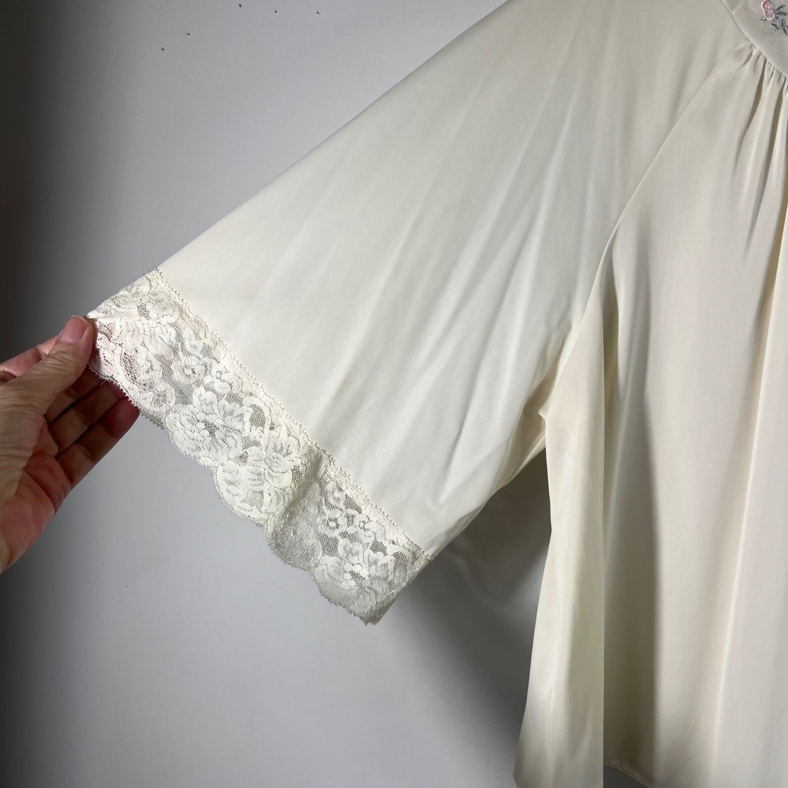 Vintage 60’s Shadowline Nylon Bed Jacket Top Off White L/XL Short Sleeves