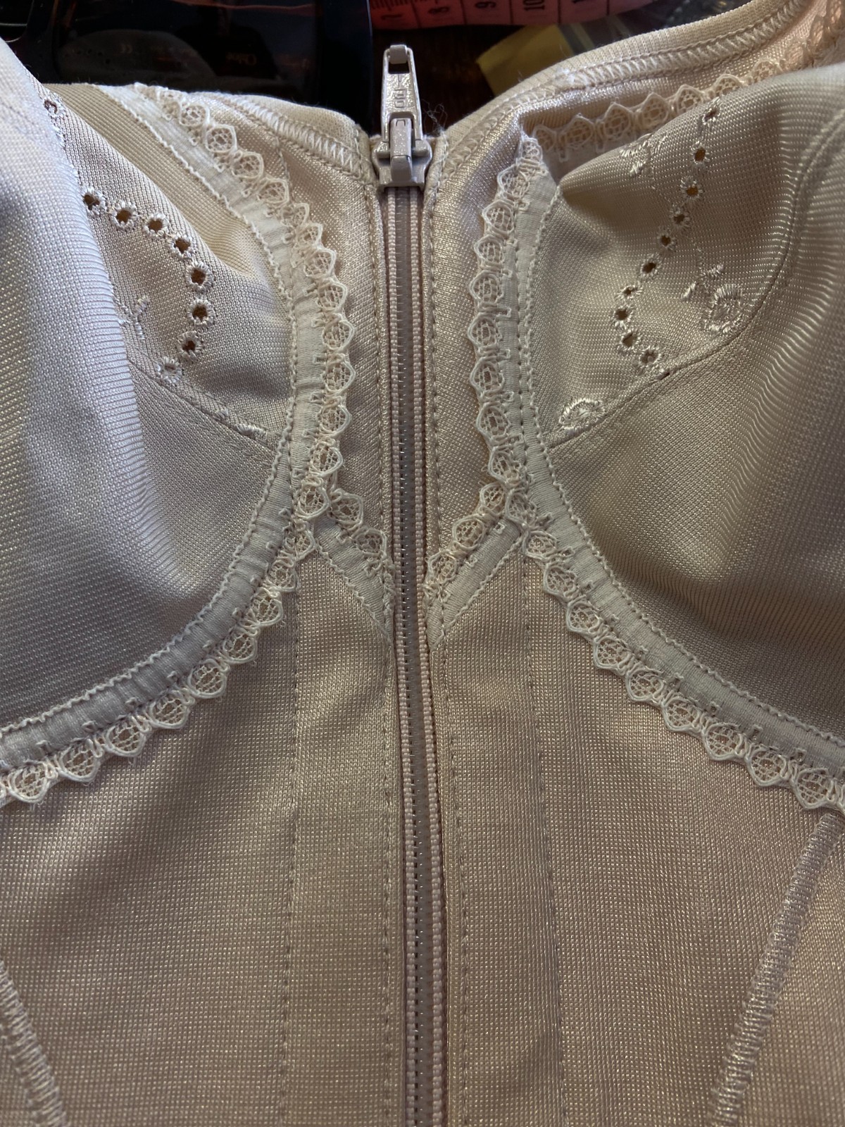 Women’s 70’s Vintage shapewear by Triumph | One piece in skin tone | Size EU 80D