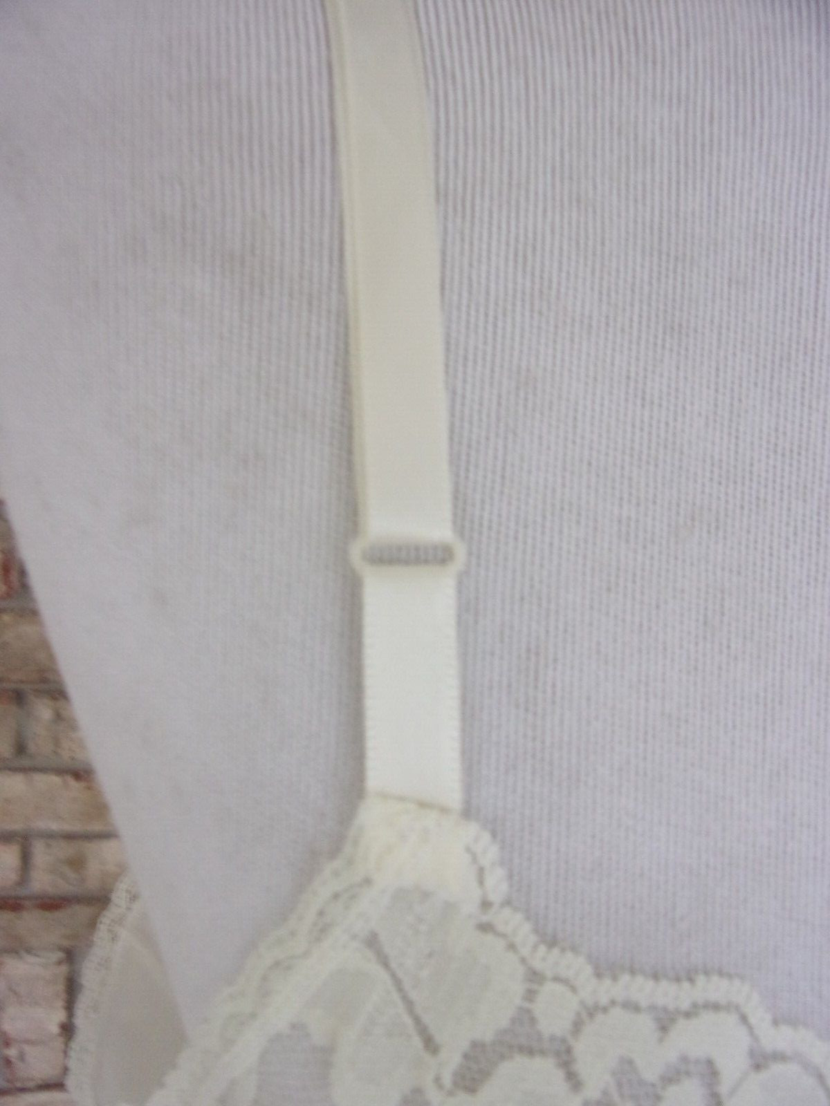 VASSERETTE SZ 36/28’42 LIGHT CREAM FULL SLIP STYLE 10-105 BEAUTIFUL LACE