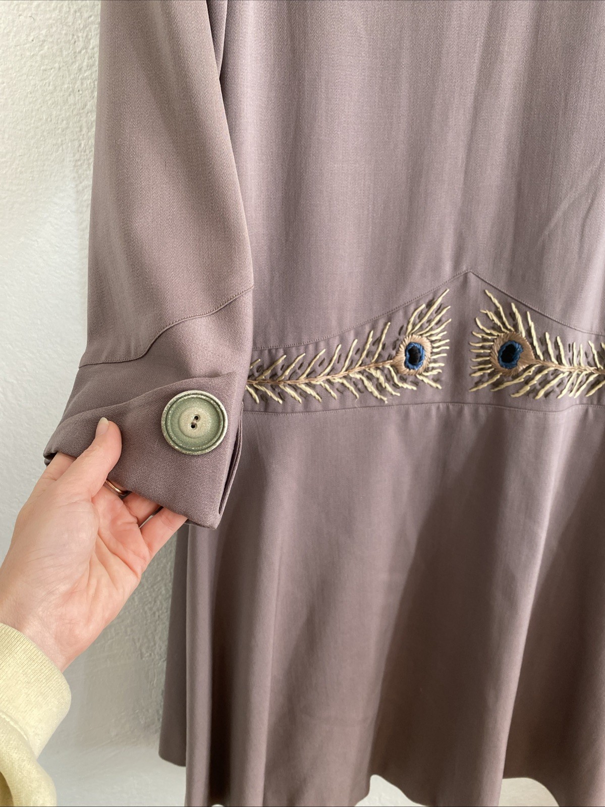 Vintage 20s Silver Plumb Peacock Lamé Embroidered Fur Collar Silk Lined Coat M