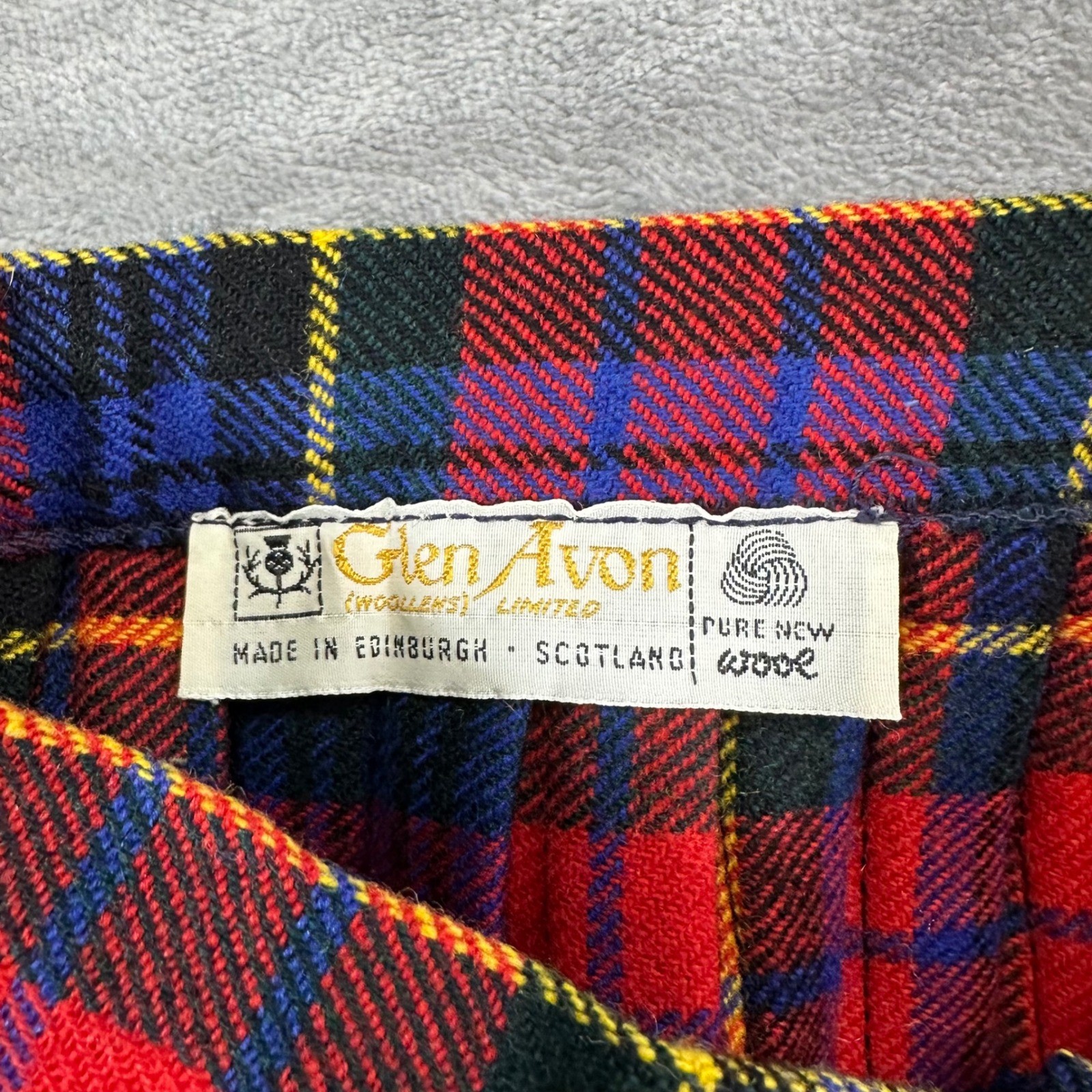 Vintage Glen Avon Wool Tartan Kilt Skirt Women’s Size 24 Red Blue Plaid Scotland
