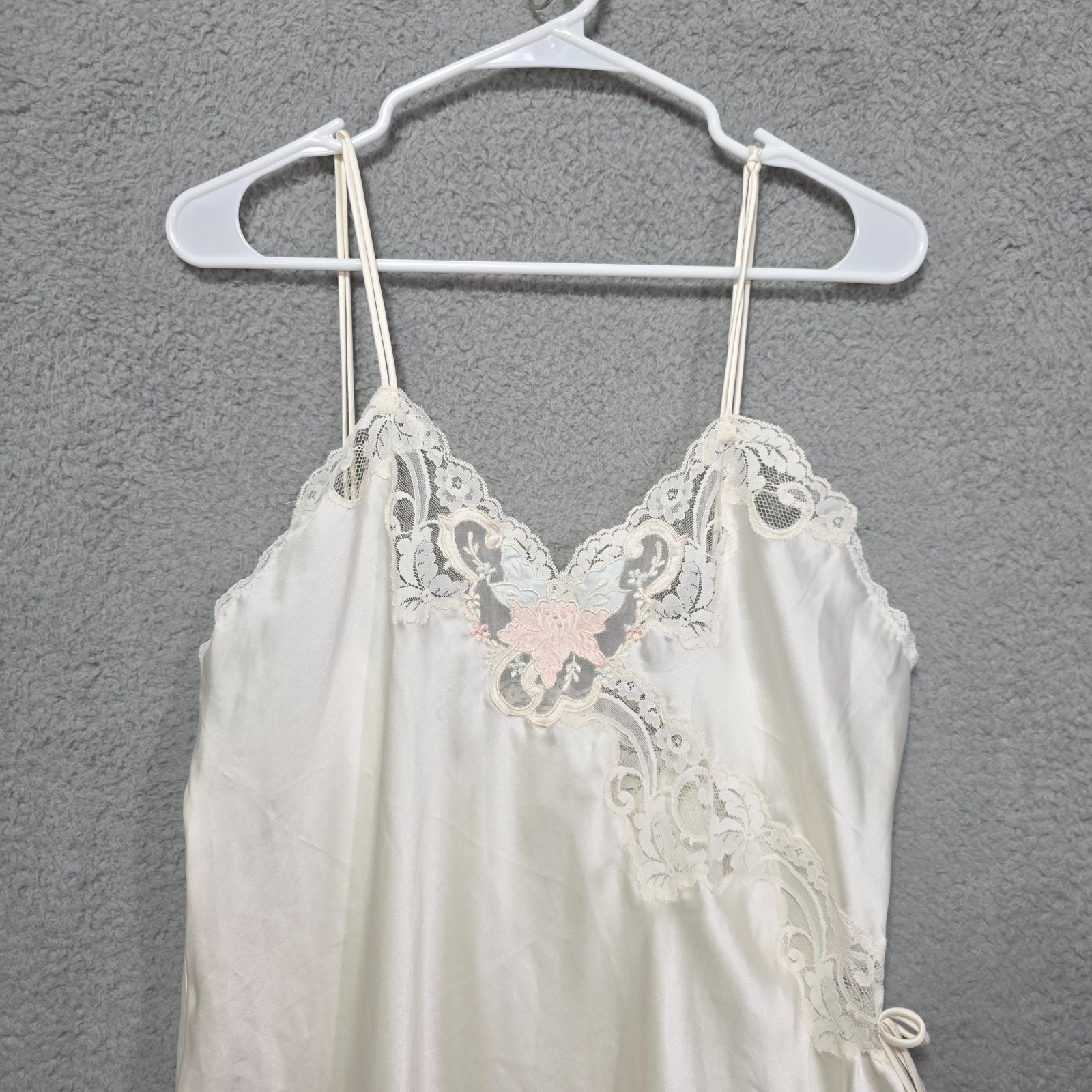 Vintage Sara Beth Nightgown Embroidered Floral Appliqué Lace Beaded Trim M/L