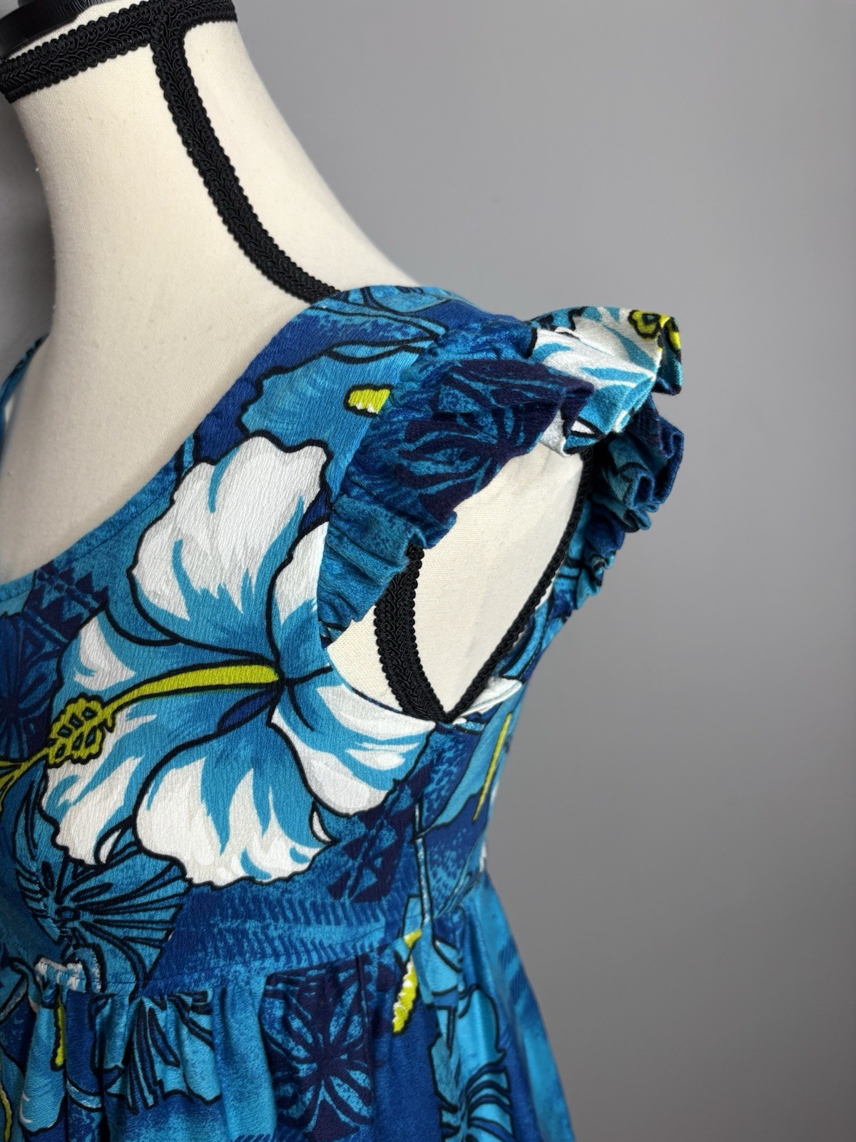 An Original Vintage Hawaiian Island Togs Dress Size X-Small Blue Floral
