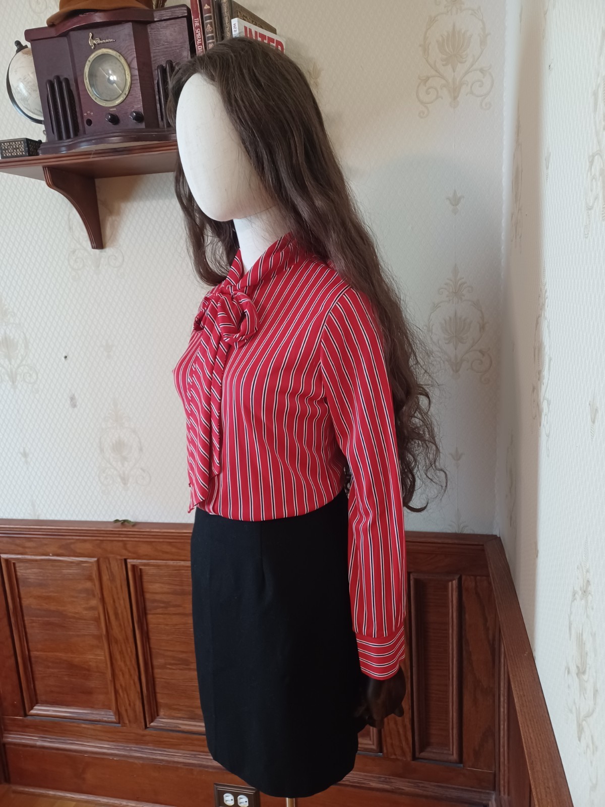 Vintage 1990s Black 100% Wool Ilyse Hart Ltd. Body-conscious Mini Skirt