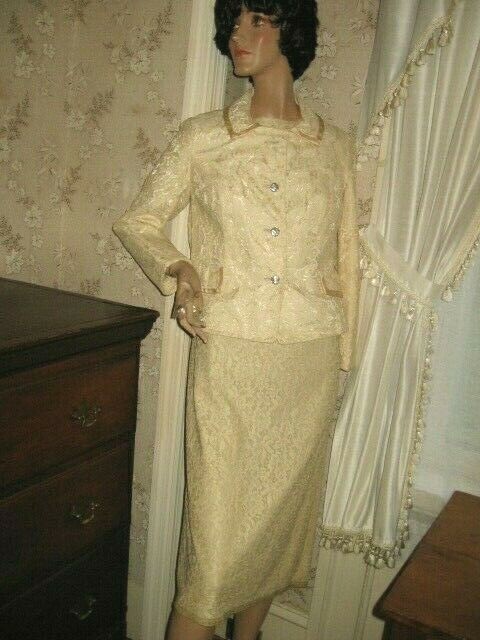 VINTAGE 1960s FANCY CREAM LACE/SATIN LINED JACKET – GORGEOUS RHINESTONE BUTTONS