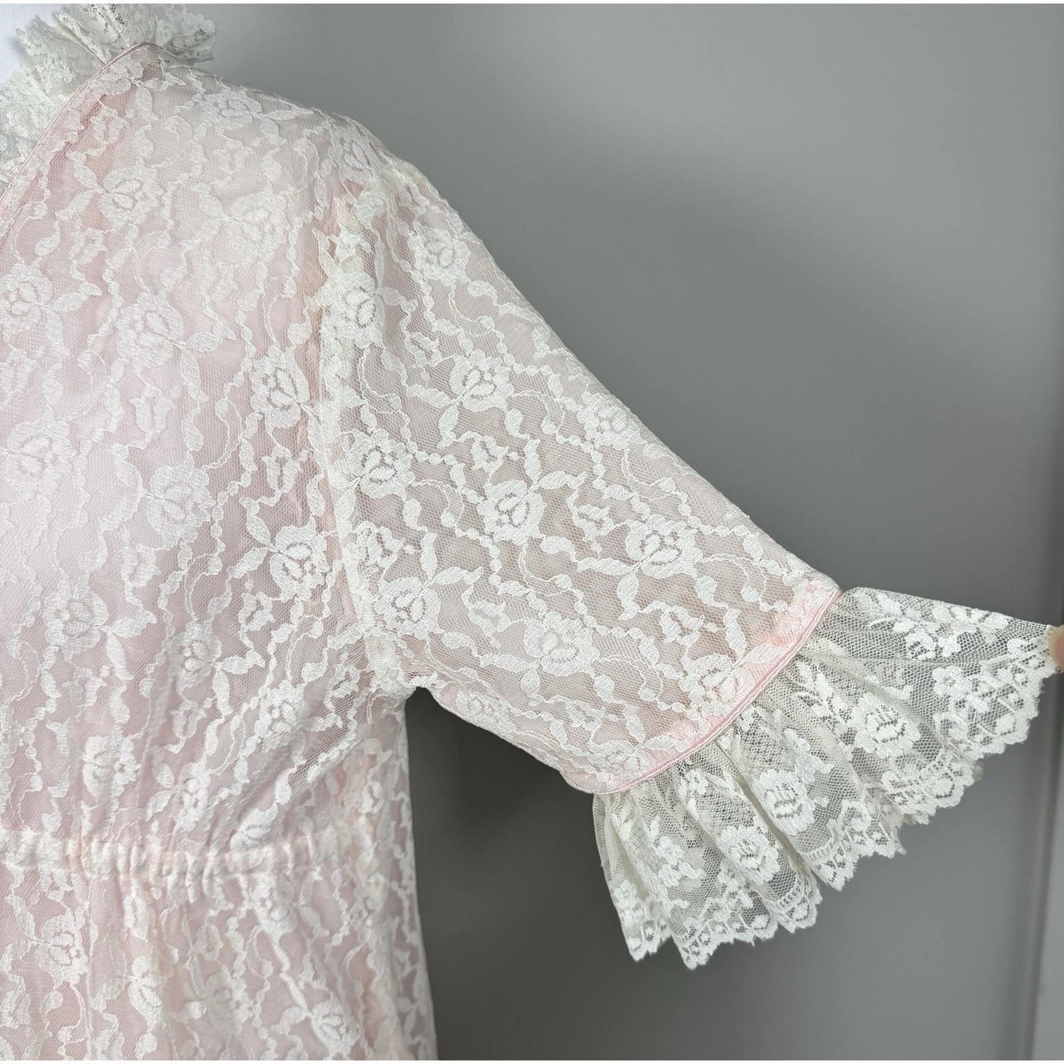 Vintage Pink Lace Maxi Robe Sheer Overlay Pockets Tie Waist Romantic M READ
