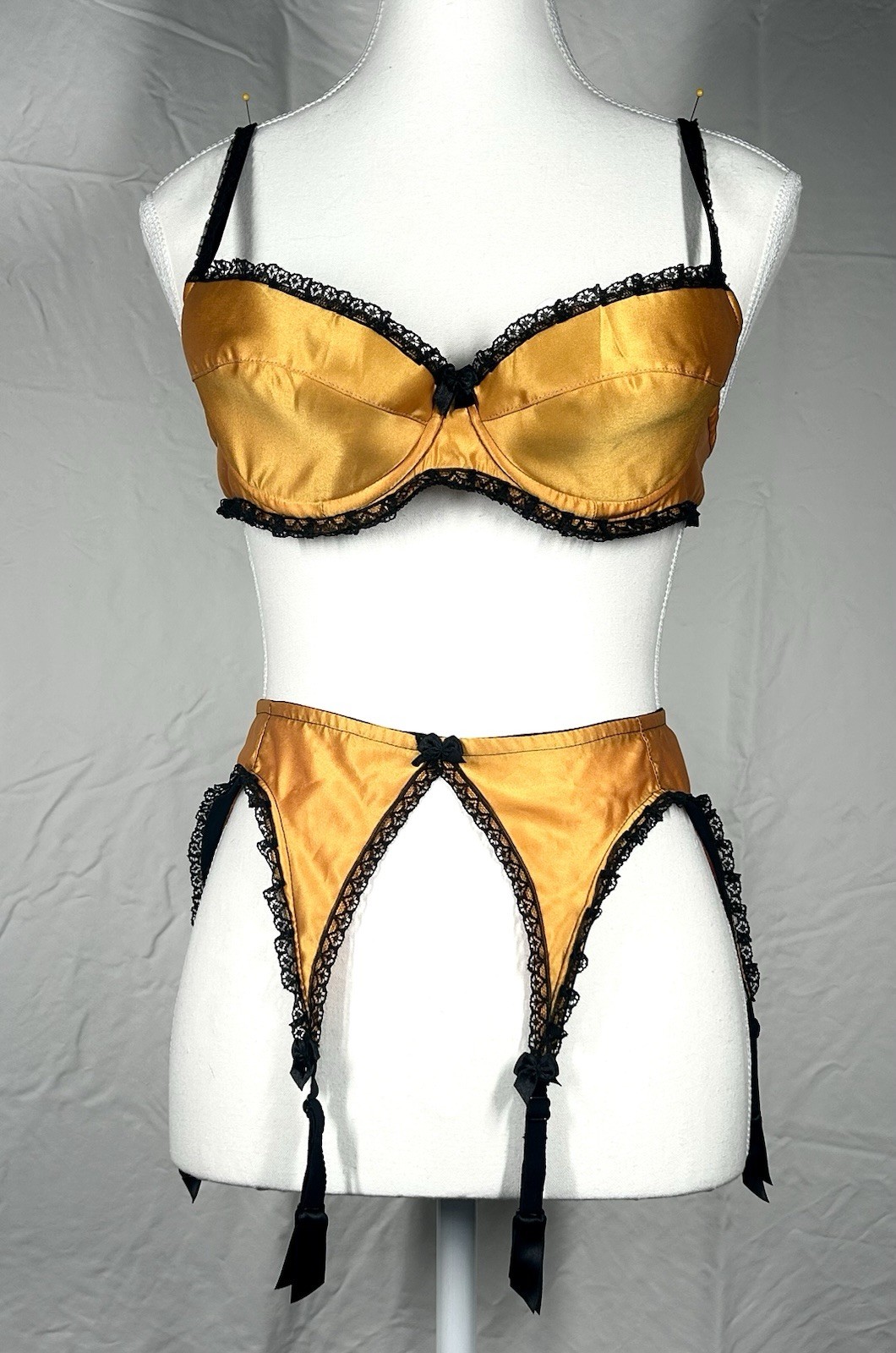 NWT Vintage Agent Provocateur Gold & Black Lingerie Bra & Garter 36A 34B Small