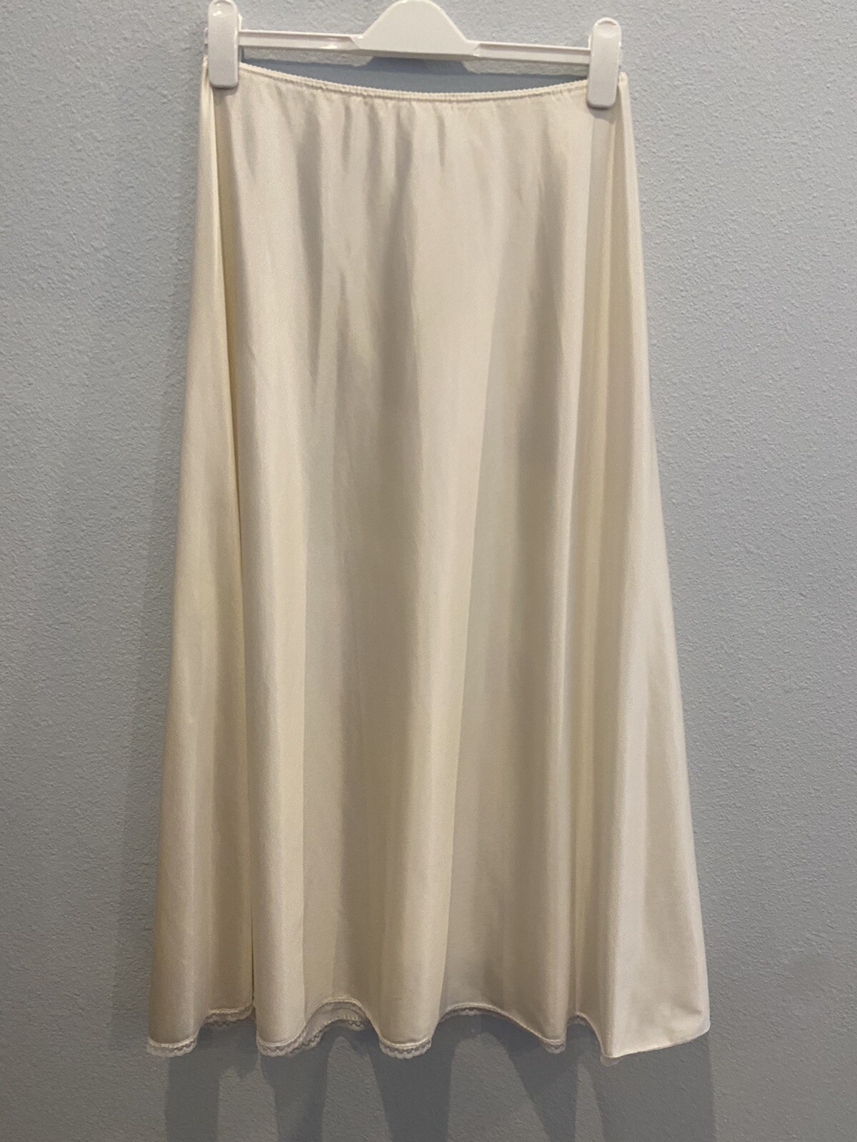 GREENCO MAID Women’s Vintage Half Slip Beige Elastic Waist Nylon Size M made USA