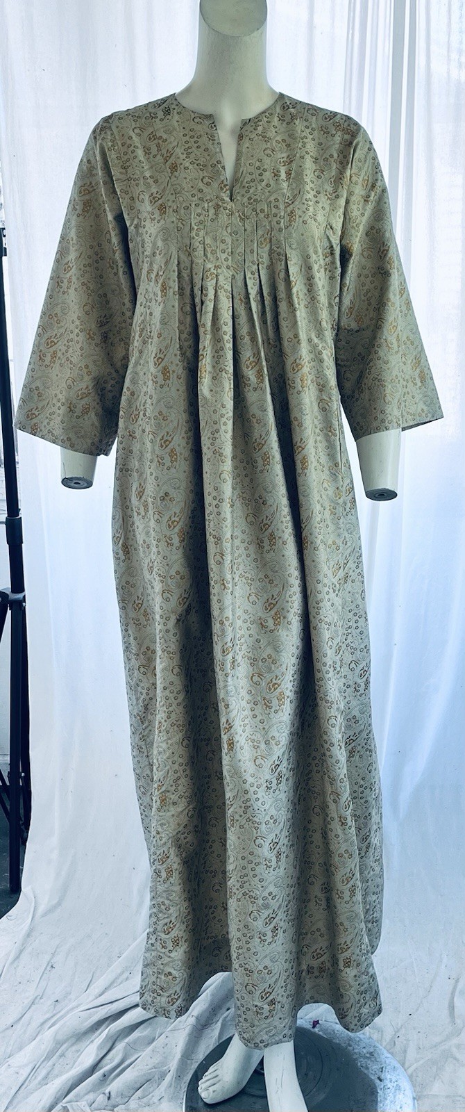 Vintage Jim Thompson Thai Silk Caftan 1970s Kaftan Dress w /Pockets Size Large