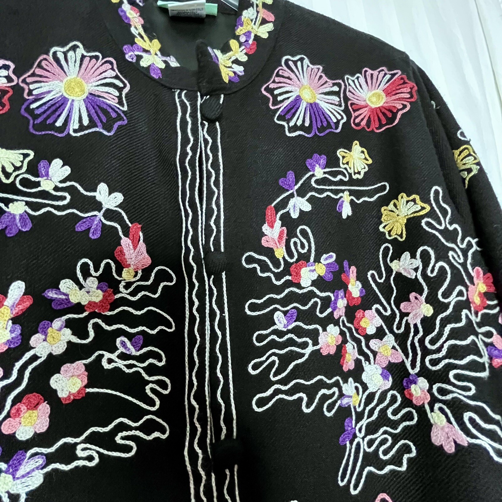 Vintage Womens Floral Embroidered Jacket Top Wool Blend Size L Art to Wear
