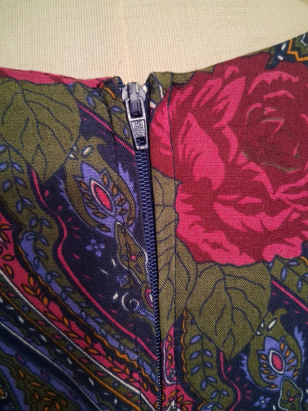 Vintage 1980s Betsey’s Closet Purple Paisley Rose Puff Sleeve Cottagecore Dress