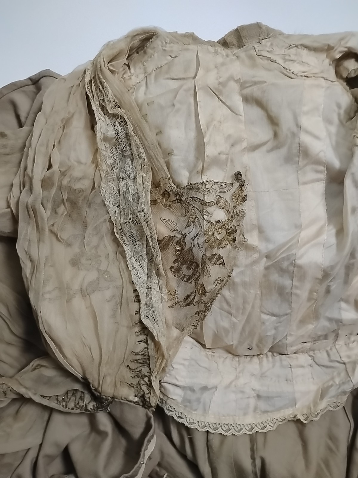 Antique Edwardian Ivory Wool & Lace Tea Gown Dress c.1905–1915