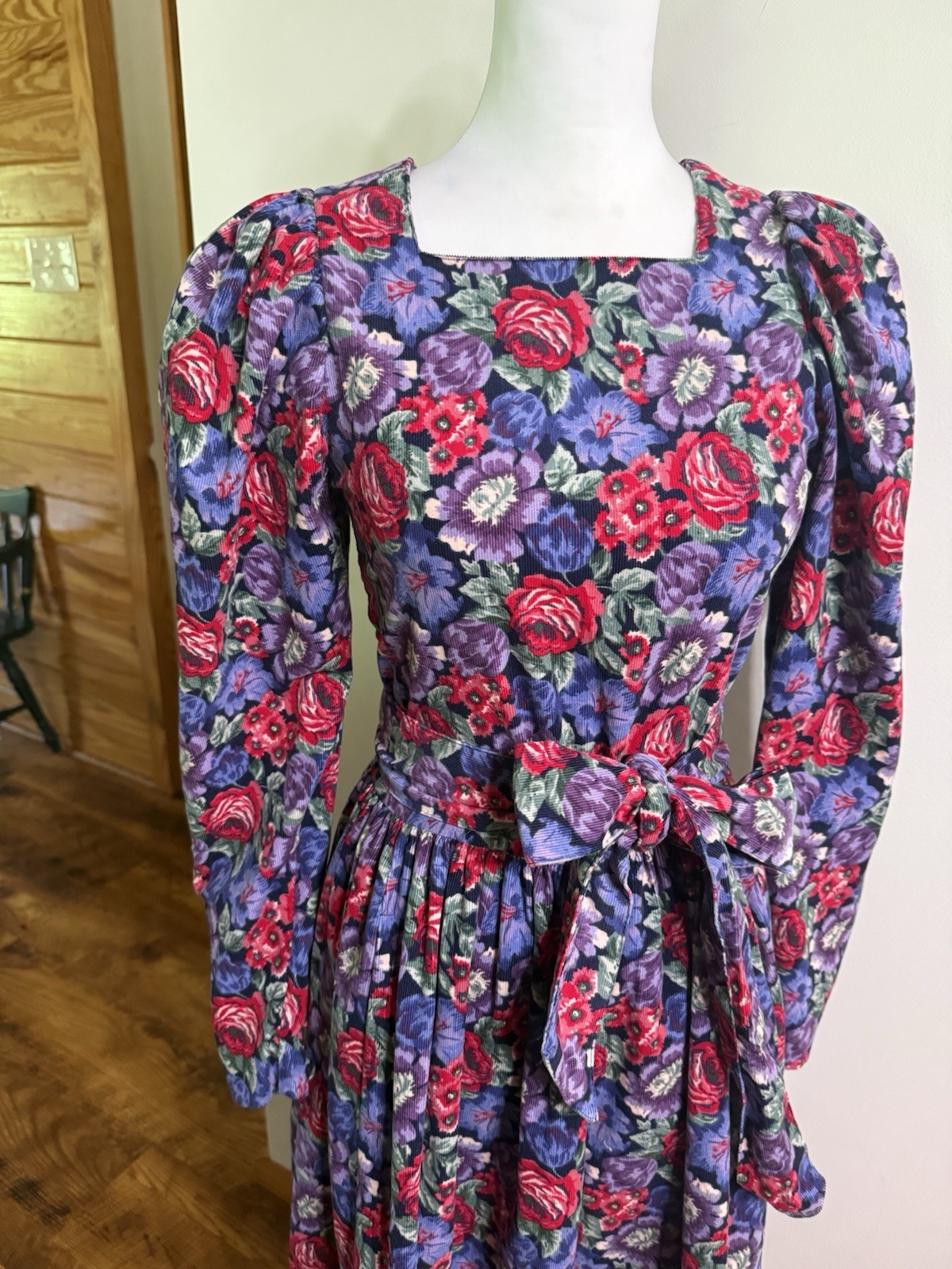 VTG 90s Laura Ashley Blue Red Purple Floral Puff Sleeve Corduroy Dress 6 (S)