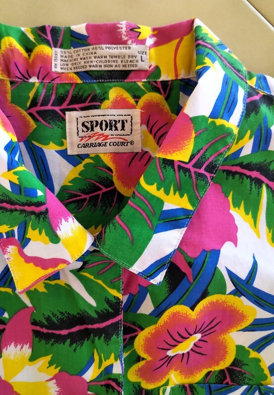 Vintage CARRIAGE COURT SPORT Women’s Tropical Floral Cotton Hawaiian Shirt (L)