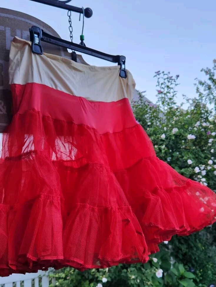 VTG 60’s MALCO MODES RED CHIFFON RUFFLED TIERED PETTICOAT SLIP USA Vanity Fair S