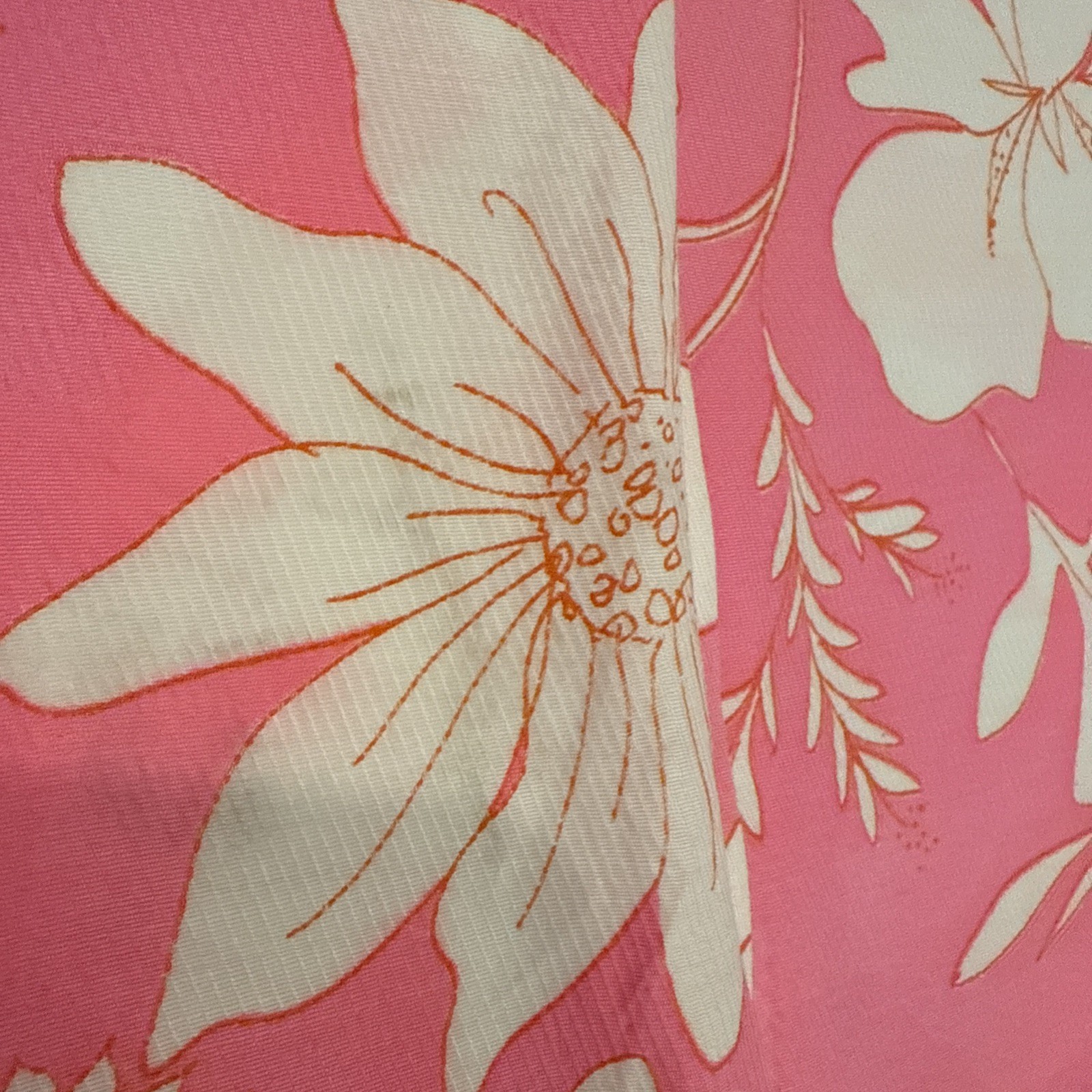 Vintage 1960’s Shell Tank Blouse Hawaiian Print Fabric Back Buttons Union Made M